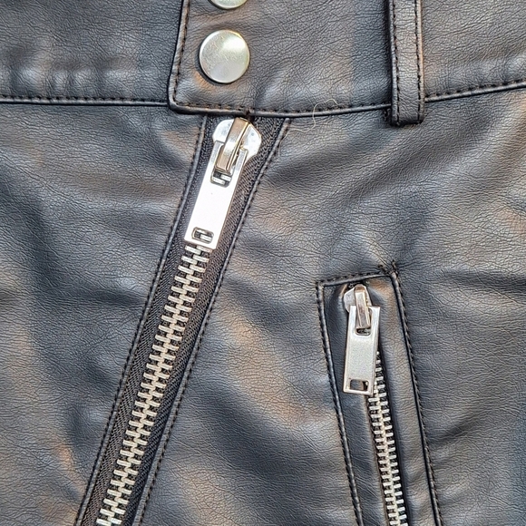 Faux Leather & Fabric Skirt Plus Sz2X? (No Label) Black Asymetric Zipper Short - Picture 3 of 8